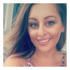 Meet your Posher, Carrie